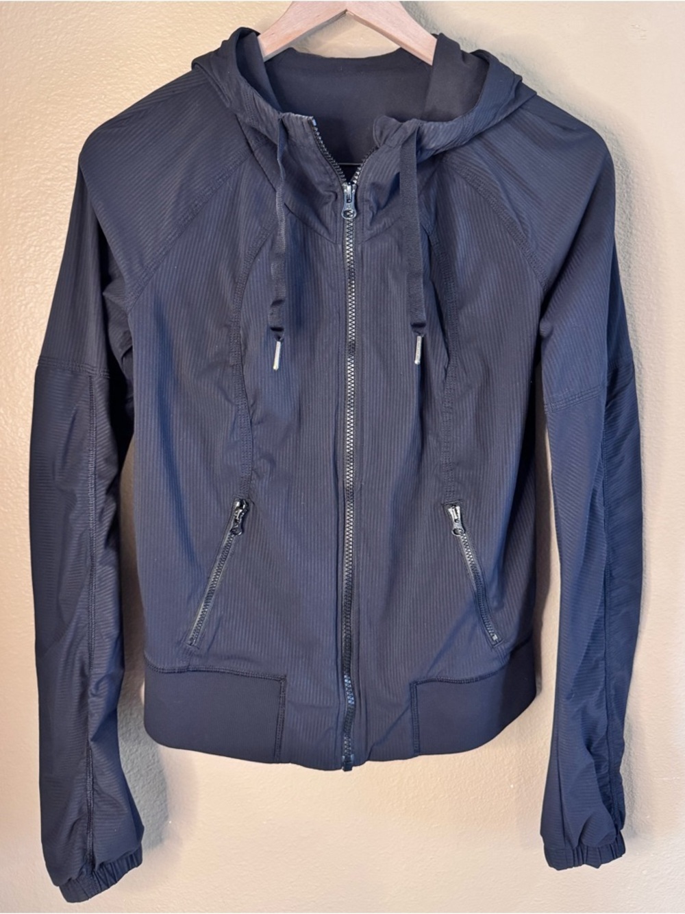 Lululemon Street To Studio Jacket
Black Women’s size 6 - Picture 3 of 12